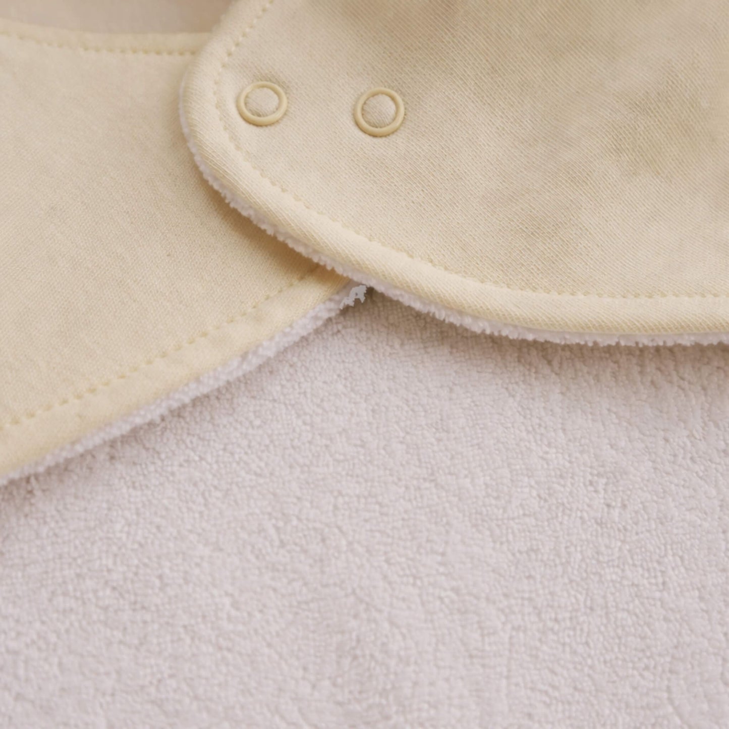 Babero Bebé Bandana Algodón Triangular - Beige Diseño Italiano 0-3 Años